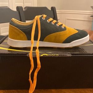 A Game Men’s gold shoes.Men’s size 8.